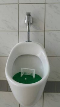 Загони мяч в ворота.