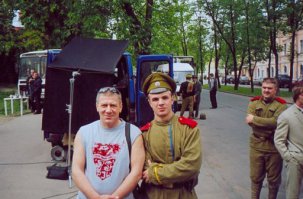 Фото было сделано на съёмках сериала "Гибель империи" - довелось встретить Артиста воочию...