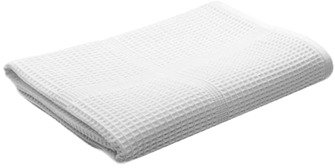 И только трое из них выбриты как на плацу!