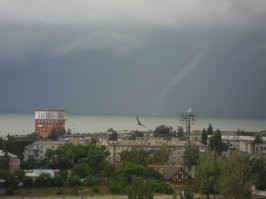 Вот в Бердянске этим летом в июне месяце, фотка не моя...