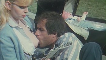 С молоком матери: запрещенные портреты кормящих мам в трогательной серии фотографий