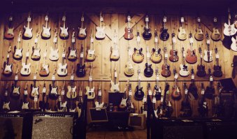 12 незаменимых предметов идеальной мужской пещеры 