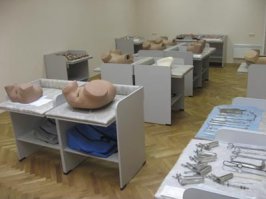 Пугающие стоматологические манекены 