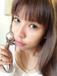 Японский массажер, который не даст груди обвиснуть 