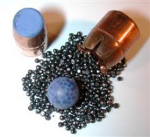 Это еще не самый хардкорный вариант. 
Есть "глейзер" - оболочка, набитая мелкой дробью. Не рикошетит, останавливающее действие - пиз.децкое: при попадании в тушку человека пуля разрушается, образуя конический поток мелкой (до 200 элементов для 9-мм пули) дроби.