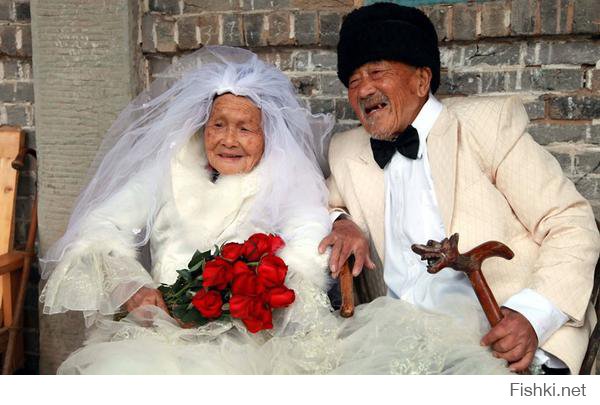 Столетняя супружеская пара (88 лет вместе) из Китая и их первое свадебное фото