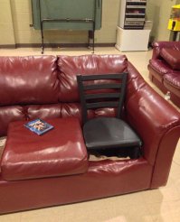 "Смотрите в новом сезоне - жестокая месть Леонарда Хофстедера".

Хотя поймут, наверное, не все.