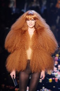 У всего есть мера , перебор и с волосами бывает :)