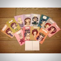 Позитивчик))) Помню пару раз купил конфеты "Любимов" с ее иллюстрациями просто из-за упаковки. Там еще внутри были няшные открытки :)
Ее муж, тоже отличился серией открыток "Почему девочка злится" ;)