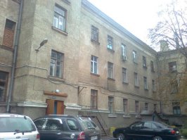 Фото из Психиатрического отделения Городской больницы №1

Полная версия на сайте фотографа 

Жуткую стену уже снесли 

НO



"Вчера в редакцию «Бессарабия Информ» обратился депутат Одесского областного совета от Партии регионов Вячеслав Страшилин, возмущенный махинациями, которые, по его словам, происходят в Измаильской городской больнице в психиатрическом отделении.
По мнению депутата, темные делишки происходят под покровительством заместителя Измаильского городского головы Сергея Баткилина.
......
Напомним, что ранее Сергей Баткилин был заведующим психиатрическим отделением Измаильской городской больницы №1.
"

К стати, главное здание больницы тоже в ужасном состоянии.


И еще занятный новостной сайтик