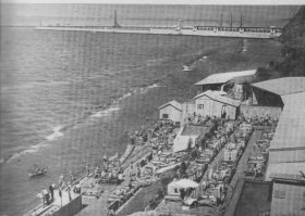 Очередной вброс для ностальгирующих за СССР. 
Чтобы сейчас так мечтать о возврате эпохи Сталина-Хрущова_Брежнева нужно лишь один штрих: отсутствие памяти у Ваших дедов и отцов (бабушек и матерей!) 
Да Сочи строилось... И БАМ строился и Магнитка строилась и Норильск и Канал от Волги тоже построили... И в космос летали и атомные корабли были.... Всё было...Чьими жизнями и за ЧЕЙ счет??? Лучше еще параллельно вспоминать чего не было....
Тема про Сочи не раскрыта без моря :)