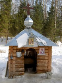 Вот это место где родник. К нему на лыжах зимой пол-Вологды ездит