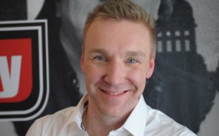 12. Джейк Джилленхол и Мэтт Бомер.
стал похож на Илкка Вилли (актер,  Alan Wake)

а Бенедикт Камбербэтч и Мадс Миккельсен.
стал похож на Марко Сааресто (вокалист poets of the fall)