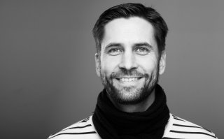 12. Джейк Джилленхол и Мэтт Бомер.
стал похож на Илкка Вилли (актер,  Alan Wake)

а Бенедикт Камбербэтч и Мадс Миккельсен.
стал похож на Марко Сааресто (вокалист poets of the fall)