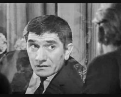 Друзья, кто не видел очень рекомендую его роль в сериале "Знатоки". Серия "Шантаж". Ааа, он там великолепен! Умный, обаятельный, жестокий человек с Севера. Удивительно тонко нарисованный персонаж, для этого сериала.