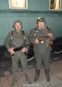 На всякий случай, вот фото современных реконов. Чтобы на форуме не использовали в дальнейшем, "как доказательства". Кстати, много реконов действительно находятся в армии Украины. Правда, не в такой униформе.