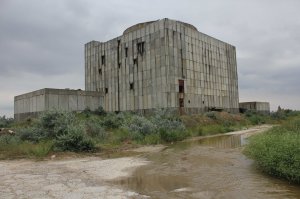 Как раз бродил в июне на одной АЭС, Крымской. Атмосферненько.