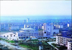 А в Крыму есть такое село Петровка. Может далеко оно от фольклора, но жить там хорошо...