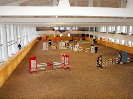 Ну... у меня до сих пор дома был усилитель "Эстония 010", у него тоже такие разъемы были. Поскольку подключен был к компу, пришлось специальный кабель спаять...
Сдох, слава Богу... Щяс "Денон", у него "тюльпаны". Такие кабели подоступнее :)
А на работе - "Радиотехника 020" 50 ватт, с единственным еще работающим каналом из двух, я им конно-спортивный манеж (22x65 метров) умудрялся озвучивать, как ни странно, хватало на соревнования :) У него тоже такие "советские" разъемы, так что, тоже пришлось переходник паять...