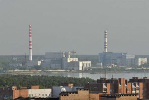 Я же говорил - многие и не догадываются) сейчас глянул в сети ЛАЭС-2 называют именно строящуюся станцию, а старую аэс из двух станций объединили на бумаге. Однако по жизни непосредственно работники и жители города, в разговорах, так и называют их по номерам (чтобы ненароком не перепутать и не приехать на другую). Посмотрите на фото - это две полностью независимые станции в киллометре друг от друга