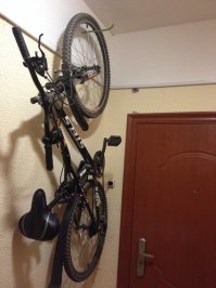 Мой так висит)