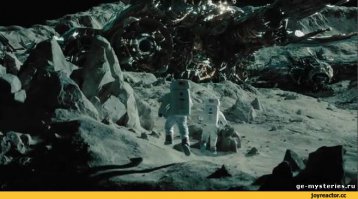 Есть одна истинная версия: