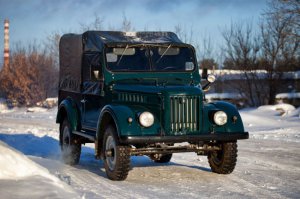 Вообще-то "козликом" назывался ГАЗ-69 потом УАЗ-69, и называли его так ласково за то, что это автомобиль - ТРУДЯГА!