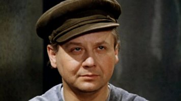 Застенчивый воришка из 12-ти стульев.