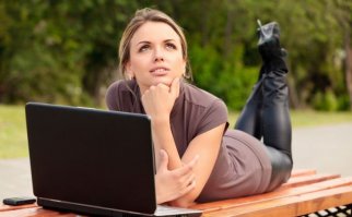 и сейчас, вяжут, шьют, готовят