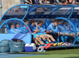 Нашим "футболистам" только вот тут отдыхать надо.