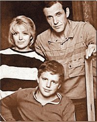 А как же Эммануил Виторган и Алла Балтер? А Абдулов с Алферовой, хоть и не люблю их, но какая красивая пара была!