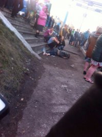 ""...пассажир был спортсмен. Тренировал ребят(Антон-27-летний был отличным тренером по баскетболу!). У него есть семья: жена, которая через 2 месяца должна родить сына, дочка, которой только год исполнился.
Того, кто за рулем был в армию должны были забрать. Проводы обмывали. А скорость, говорят свидетели, была 130-150км.
Также в отделе пропаганды областной ГИБДД пояснили, что у водителя мотоцикла не было водительской категории, разрешающей езду на мотоцикле, а само транспортное средство не было зарегистрировано.
Водитель королы тоже умер, сердечный приступ на допросе ( эта новость уже давно в соц.сетях) . Они все втроем покинули нас...."" Отсюда: