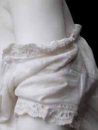 Девочка в Воронцовском дворце