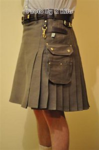 Какой понравится. С 2003 года Евростатом килт признан обычной мужской одеждой, что делает его не только национальной гордостью Шотландии, но и(можно так сказать) - гордостью мужчин всего мира.))) Насчет расцветок - абсолютно непринципиально. Как и насчет вида самого килта. Ведь есть и альтернативные виды килта. Например такой -