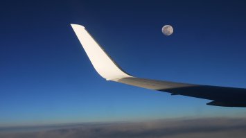 Ну раз пошла такая пьянка, тоже скину свое фото.
Где-то над Средиземноморьем: