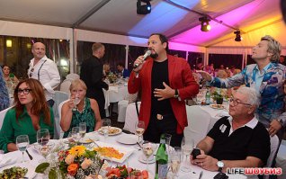 как будто Басков со Стасом Михайловым спели)))