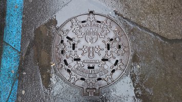 Главное не наступать на них