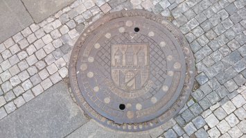 Главное не наступать на них