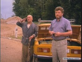 "Не послать ли нам... гонца?" 1998г. Отличный фильм!!! ВЕЛИКИЕ актеры!!
Очень запомнилась роль Льва Константиновича. Вечная память.