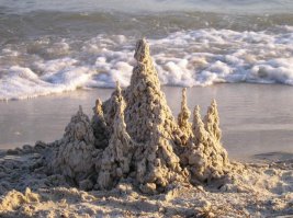 хорошо что он строил дом, а не мочил по ночам людей... с таким-то воображением.