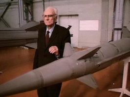 И не только во Вьетнаме.
Благодаря уму это человека и коллективной работе предприятий.