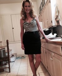 Ребят, вы извините, а где побеждена старость? Только лицо, но там видно следы макияжа, кожа везде старая и дряблая, посмотрите на ноги - все в пигментных пятнах, кожа обвисла (на коленях видно оч. хорошо),  на предплечьях кожу,  в бикини фоток стыдливо нет и не видно отвисший животик и "целлофановые пакетики, где снизу налито неможко воды" грудей,  Любая худая женщина в свои годы так и выглядит, если поддерживает элементарные правила поддержания тонуса.