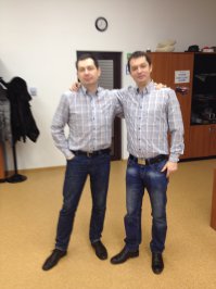 кстати недавно тоже с коллегой случайно пришли на работу в таком виде. не сговариваясь))