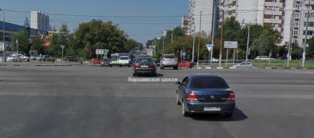 При всей глупости произошедшего, лучше все же двигаться на зеленый, как бы сзади не сигналили...