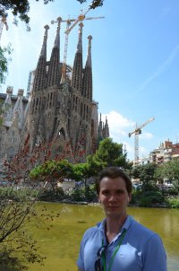 когда же его наконец достроят, а то даже внутрь не пускают до сих пор