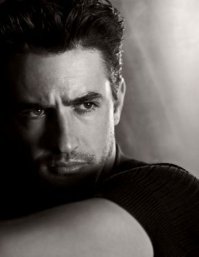 Дермот Малруни тоже ничего.........