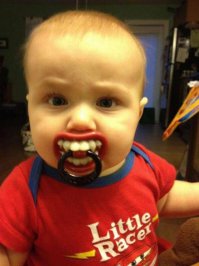 17 самых смешных и неудачных снимков малышей