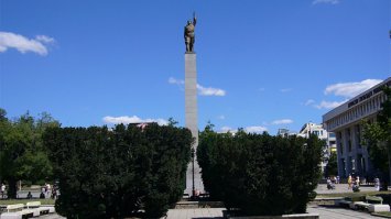 Памятник советским воинам, Бургас, Болгария