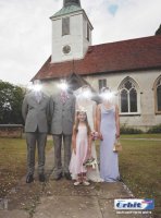 а девочка значит без зубов....