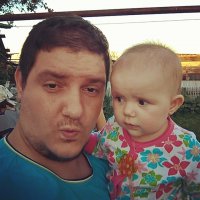 Подписываемся с дочей)